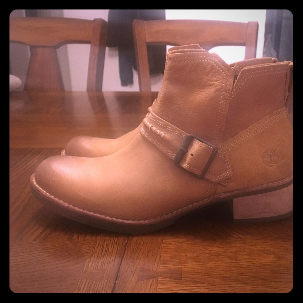 Barely worn, tan leather Timberland booties.